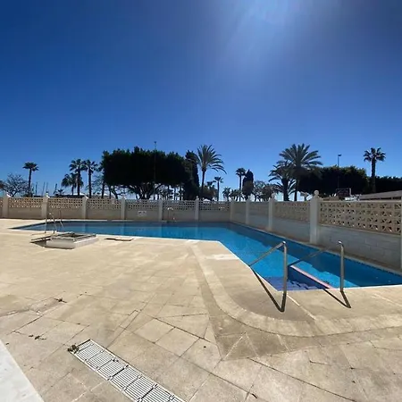 2 Frontal Al Mar 3 *